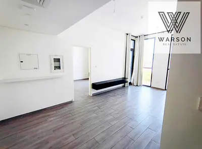 VACANT | CLOSED KITCHEN | BRIGHT APARTMENT
