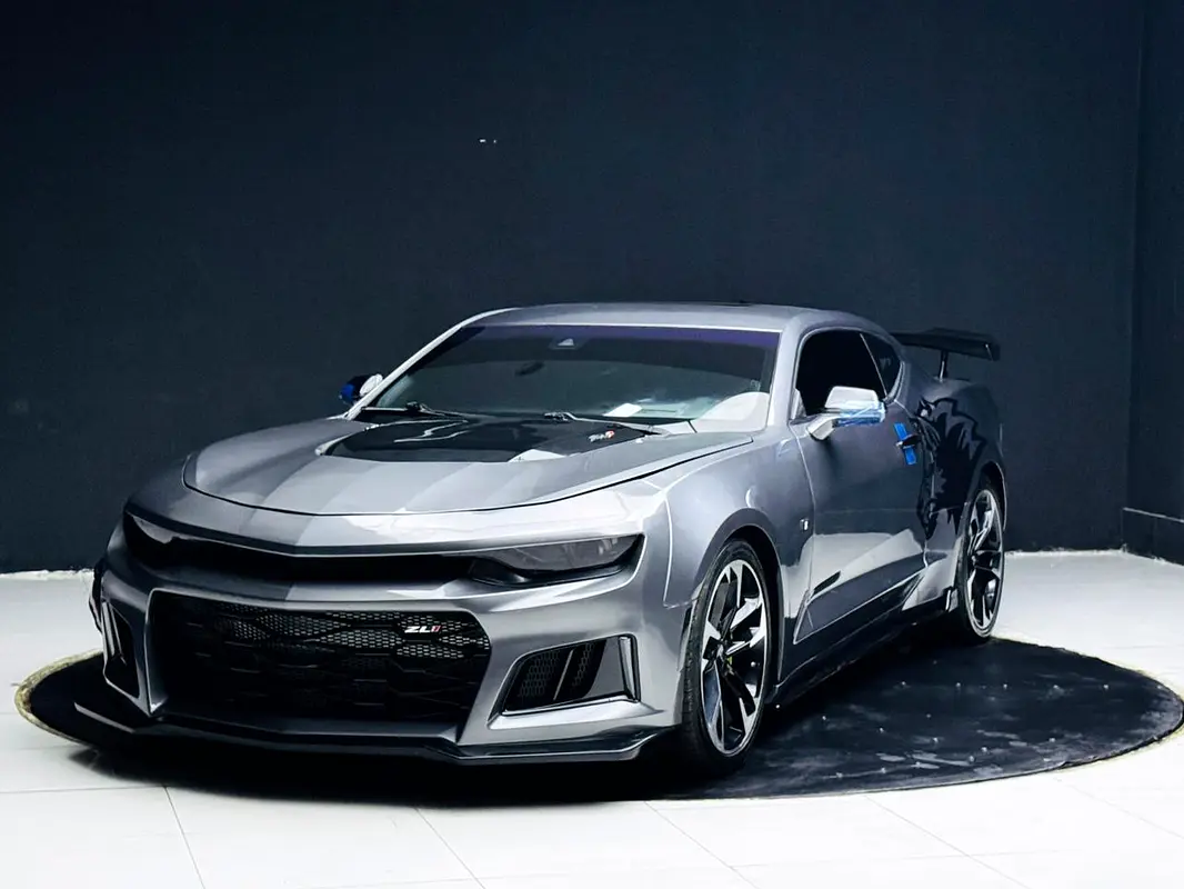 Chevrolet Camaro 2021 — photo 1 of 11