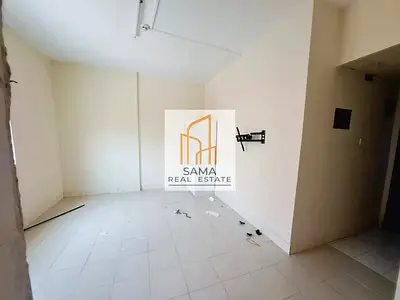 Family studio flat available big size close kitchen split ac no deposit only 17k close to madina shopping center muwaileh