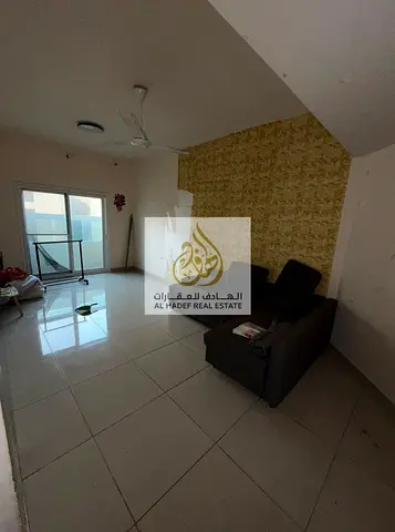 Annual rent in Ajman, Al Jurf 2 area, near the Indian School and the Cosmopolitan International Ind