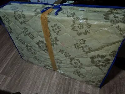 Single/Small Double Mattress - Firm, Floral Pattern (excellent Condition)