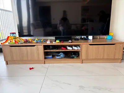Tv console 90+ inch