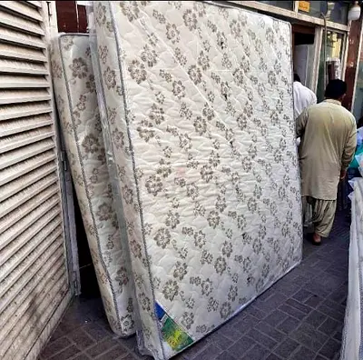 180x200cm King size mattress.  Same day delivery available