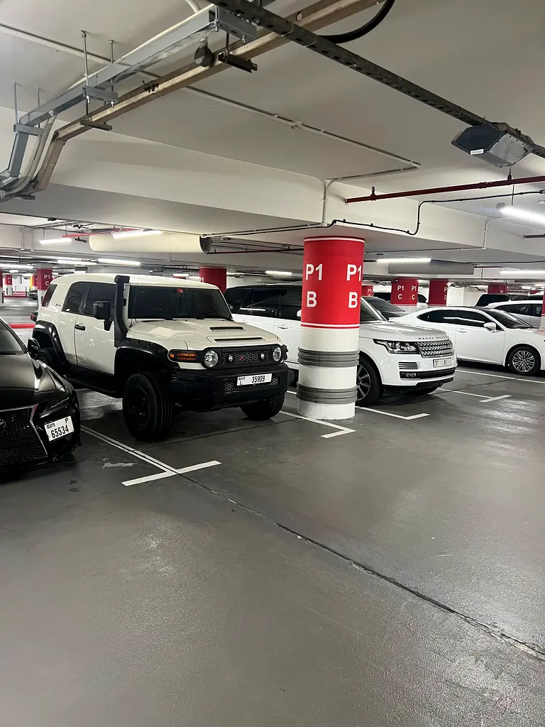 Toyota FJ Cruiser 2017 — photo 1 of 3