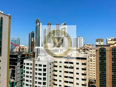 غرفه ماستر مساحات واسعه موقع مميز وحيوي قريب من كل الخدمات مثل المقاهي والمتاجر والصيدليات وقريب من مخرج دبي