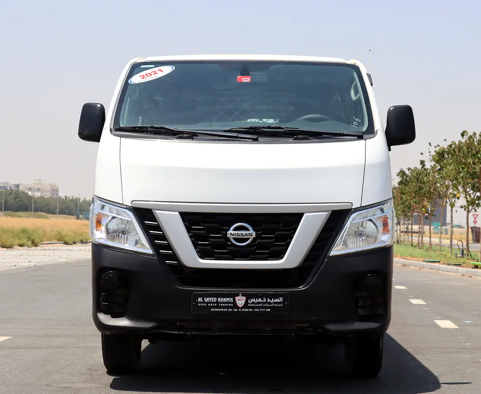 Nissan Urvan 2021 — photo 1 of 12