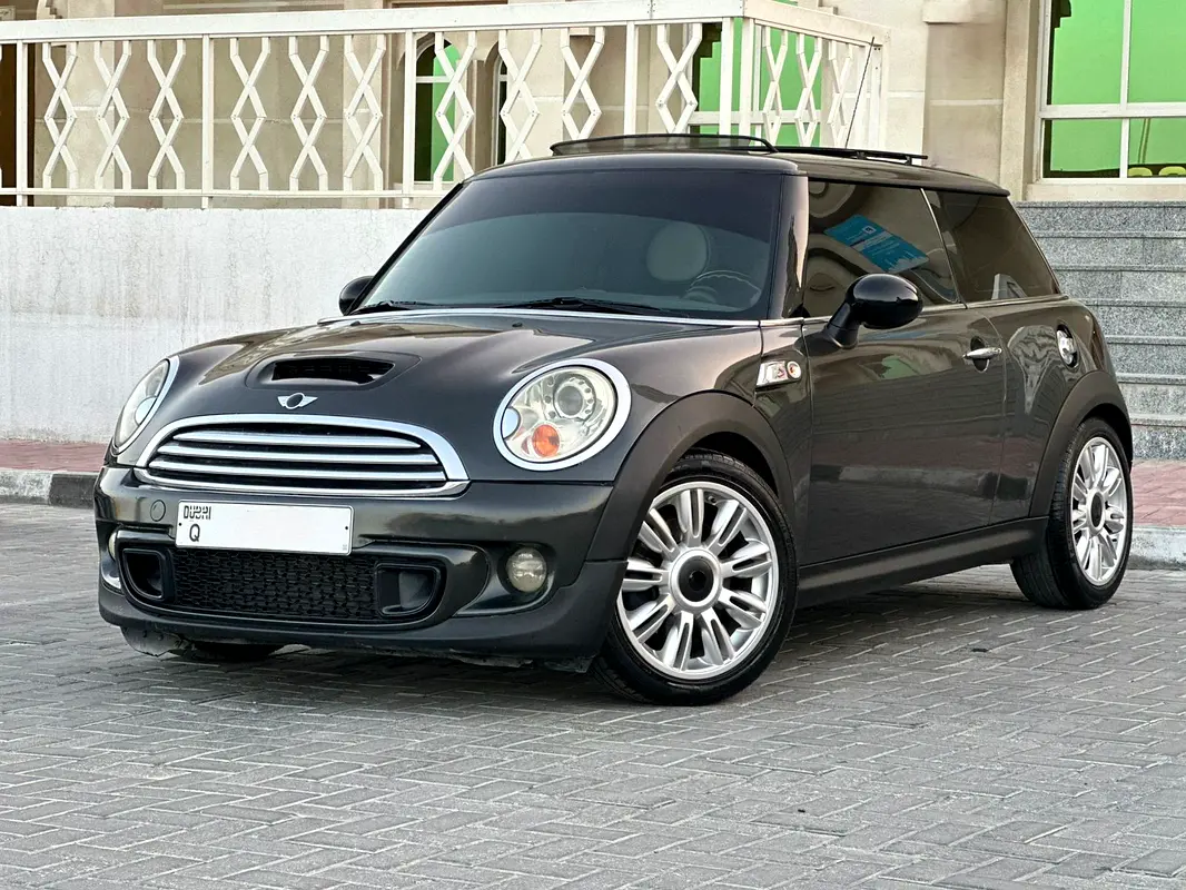 MINI Cooper 2012 — photo 1 of 10