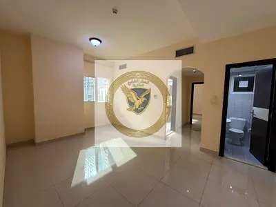 اجمل غرفة وصالة مع خزائن بالحائط باركن مجاني سهل المخرج الى دبي في التعاون