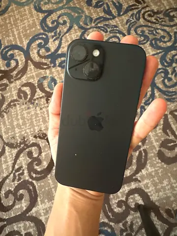 Used iPhone 15 in black
