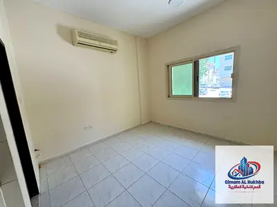 استوديو في القليعة بمطبخ شبه منفصل وتكييف سبليت وغاز مركزي بسعر 16000 درهم مع 4 دفعات وتأمين شيك وموقع حيوي قريب من الخدمات