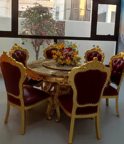 Luxury dining table
