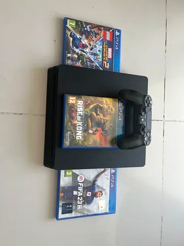 Sony PS4 Slim with Controller and 3 Games (FIFA 23, King Kong, LEGO Marvel) - excellent condition