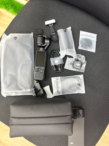DJI pocket 4 creator combo