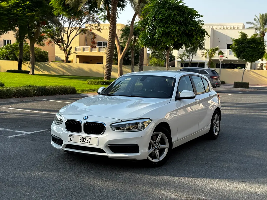 BMW 1-Series 2019 — photo 1 of 11