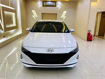 2022 Hyundai Elantra Comfort | GCC Specs | Low Mileage