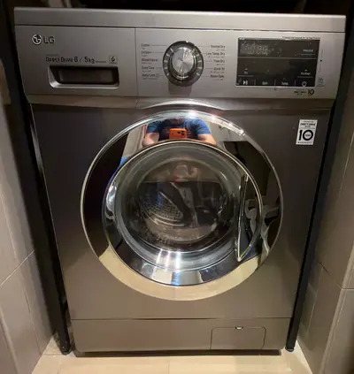 LG Front Load Washing Machine/Dryer - 8kg/5kg In Good Working Condition