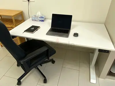 IKEA Electric Sit-Stand Desk 140x70 cm – Like New | Height Adjustable
