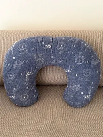 Hoppy nursing feeding pillow