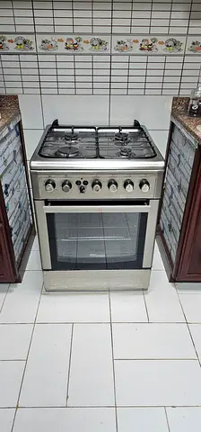 Stainless Steel 4-Burner Gas Stove with Built-in Oven