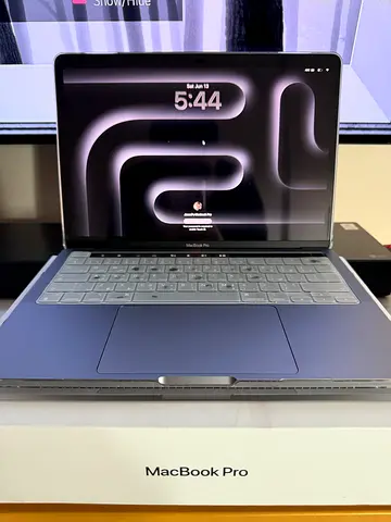 MacBook Pro M2 TouchBar 8GB 256GB Arabic Keyboard