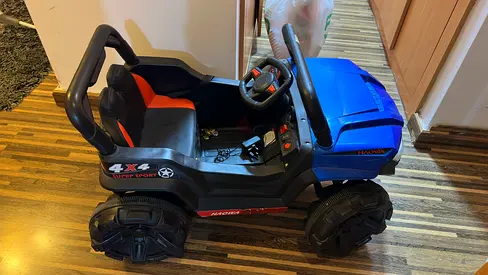Kids 4x4 Electric Ride-On Jeep - Blue, Good Condition