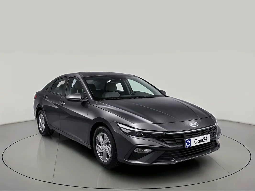 Hyundai Elantra 2024 — photo 1 of 13