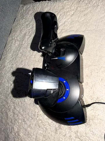 Thrustmaster T.Flight Hotas 4 Flight Stick for PS4 / PC – Excellent Condition