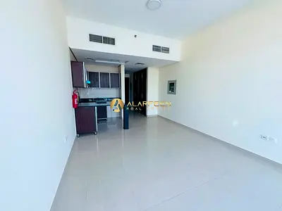 Huge Terrace l No Chiller l Prime Location