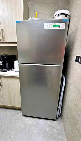 Good Condition Top-Freezer Refrigerator - Stainless Steel, 2-Door