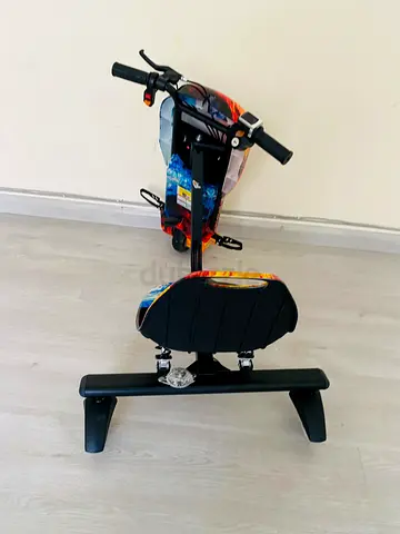 Kids Ride-On Electric Trike with Steering Handle and Seat (Good Condition) 3 months