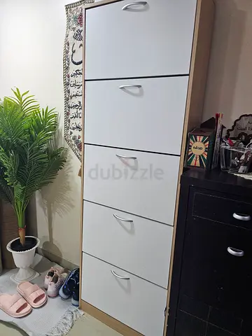 White tall shose cabinet - good condition