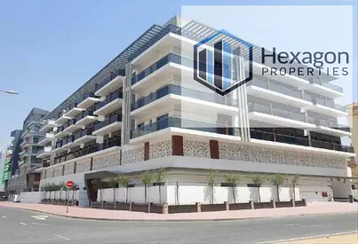 brand new luxury living spacious 1 bedroom with 2 bathroom gym pool parking free with 1 month free