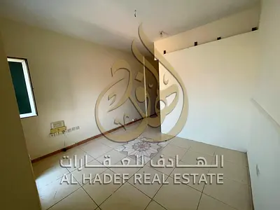🔥🔥 استوديو واسع للإيجار السنوي في القليعة – مطبخ منفصل ومساحات مميزة 🔥🔥  🏡 فرصة رائعة للراغبين في السكن المريح بأسعار مميزة، استوديو بموقع ممتاز