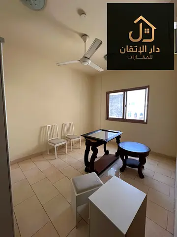 فرصة ذهبية للإيجار شقة غرفة وصالة منطقة القاسمية موقع حيوي و مميز
