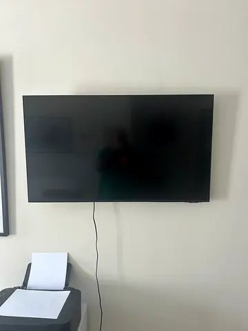 Samsung 43 inc Flat Panel TV - perfect never used