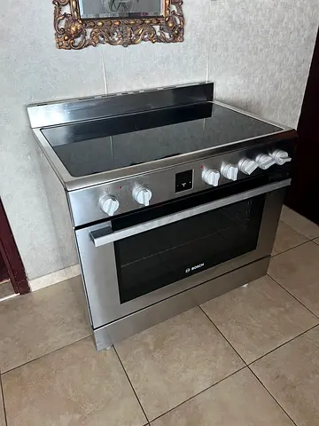 Bosch Stainless Steel Freestanding Electric Oven and Stove - Great Condition