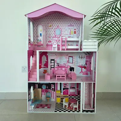 Dollhouse with furniture