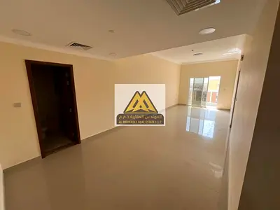 شقة للإيجار أول ساكن غرفة وصالة ماستر مع بلكونة وإطلالة مفتوحة وخزائن حائط في الجرف 3 عجمان