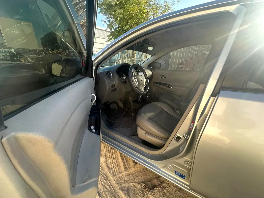 Nissan Sunny 2016 — photo 1 of 7