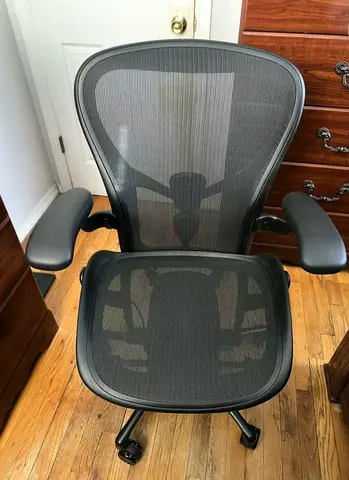 Remastered Herman Miller Aeron Graphite Chair Size C