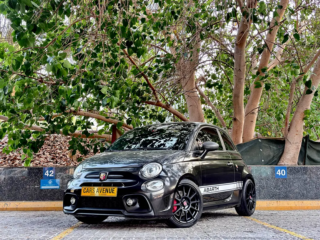 Abarth 695 2017 — photo 1 of 14