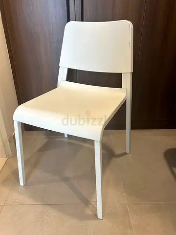 5 pieces of White modern plastic IKEA dining chair - lightweight, good condition