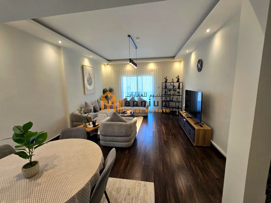 Apartment with balcony and view, close to Dubai, with luxurious finishes