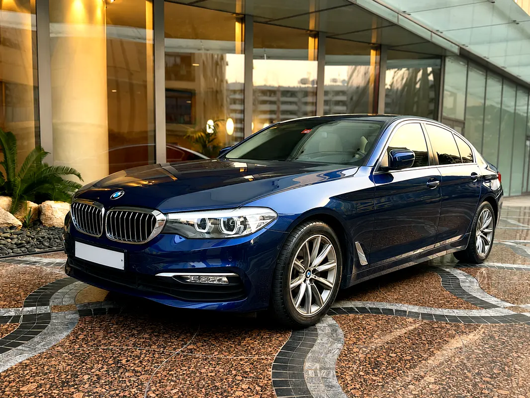 BMW 5-Series 2019 — photo 1 of 18