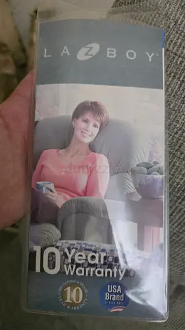 La-Z-Boy recliner with manual handle
