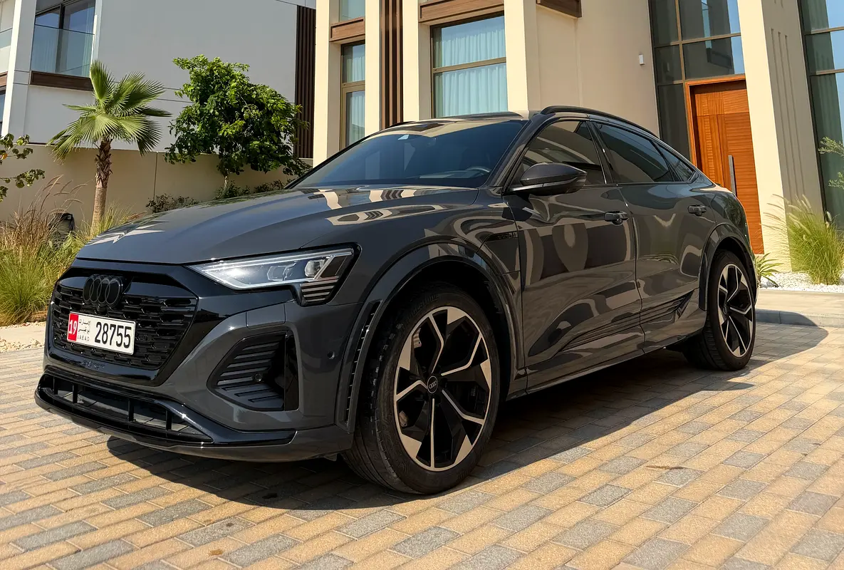 Audi Q8 e-tron 2024 — photo 1 of 20