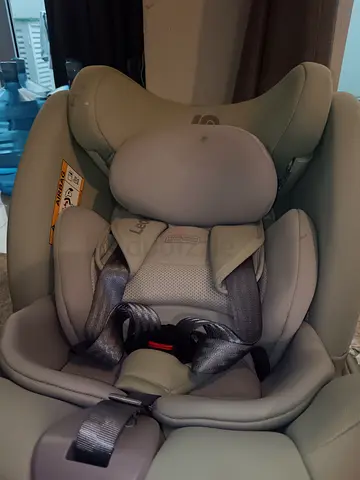 Light green convertible baby car seat — gently used LEDIBABY brand