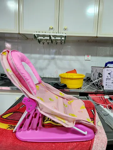 Baby shower seat