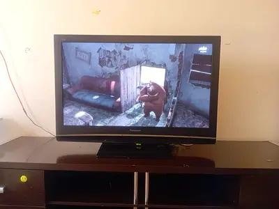 Panasonic 42- inch Flat Panel TV - Good working condition Model TH42PV8M A