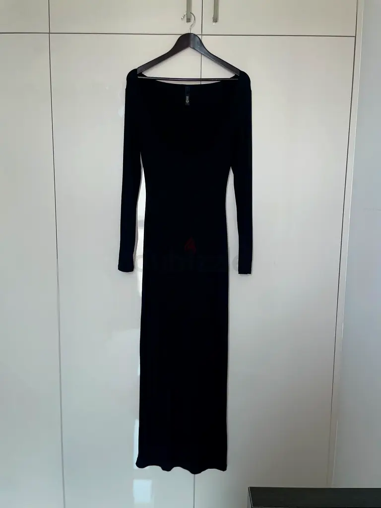 skims long sleeve dress onyx SKIMS Fits Everybody Crewneck Long Sleeve Dress Onyx